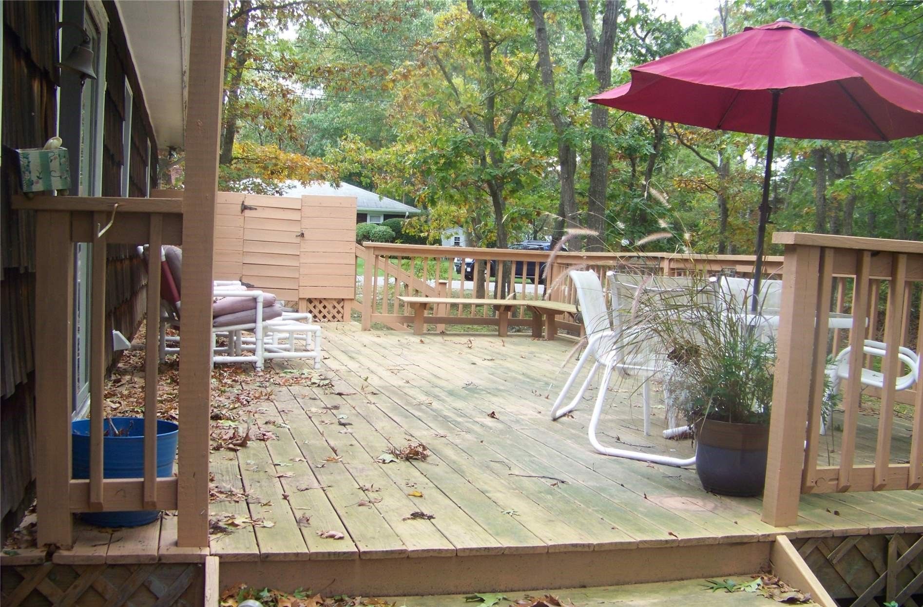 25 Homewood Dr, Hampton Bays, NY 11946 Out East