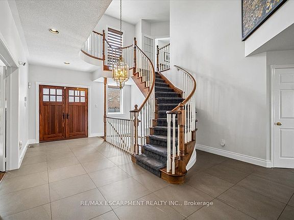 4th image of 2203 Winding Woods Dr