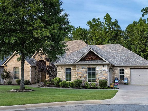 2nd image of 253 Lake Valley Dr