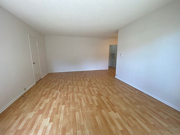 3rd image of 3414 Keystone Ave APT 4
