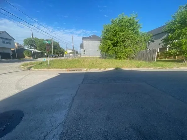 5/1 E 33rd St, Houston, TX 77022