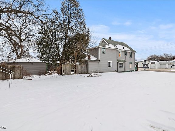 5th image of 1726 Mahoning Ave