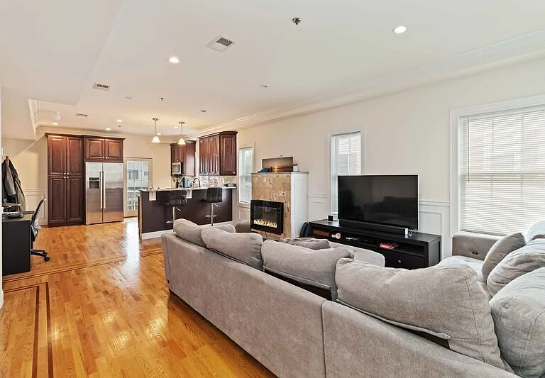 14 Elmer St #2B — Photo 6