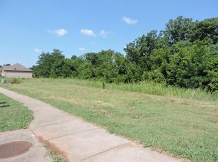 2935 W Augusta Hills St, Springfield, MO 65803