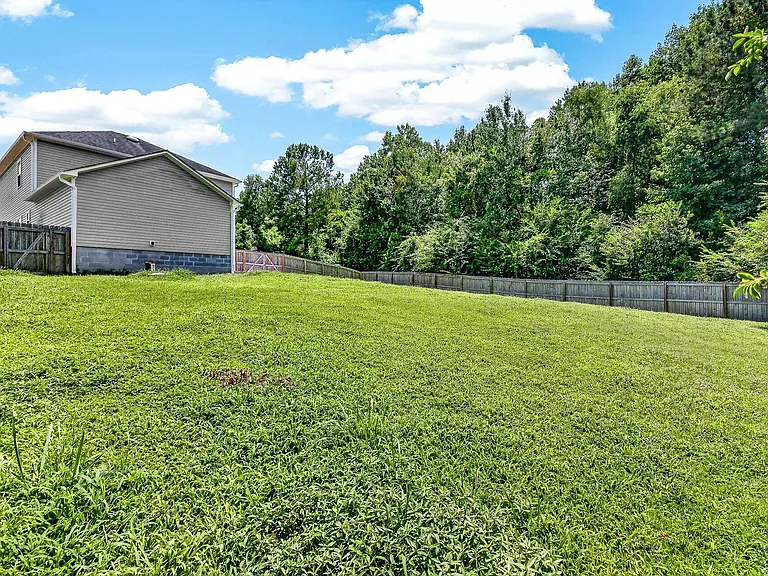 221 Robert Alan Dr — Photo 31