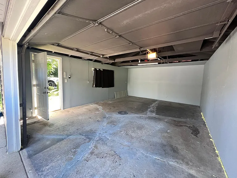 128 E Normandy Dr — Photo 22
