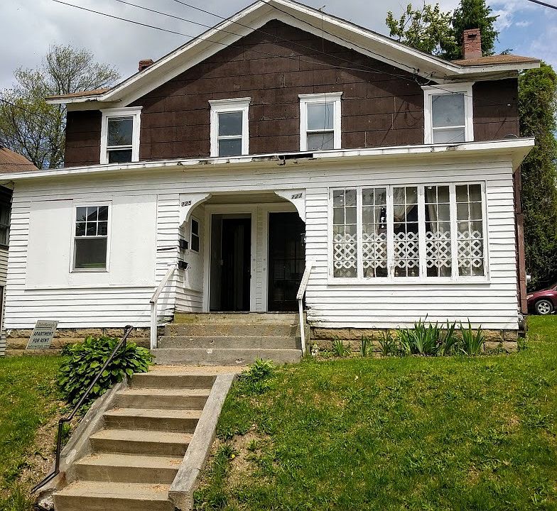 1st image of 225 1/2 Boileau Pl