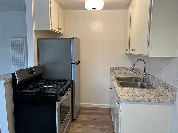 3rd image of 12309 Culver Blvd APT 2