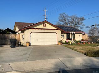 1012 Michelle Ct, Hanford, CA 93230