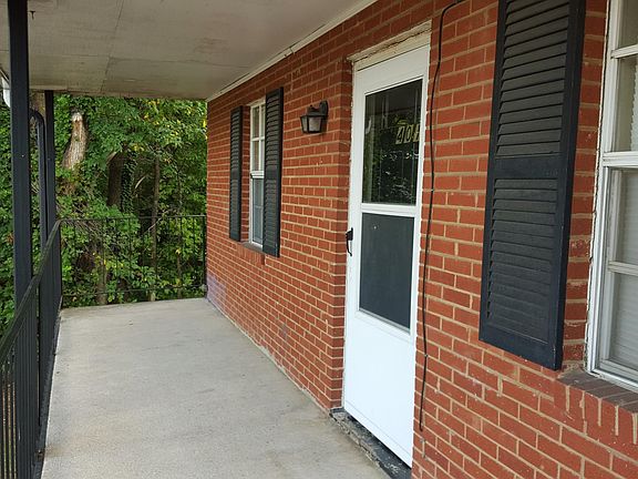 2nd image of 401 Crestview Ave #401