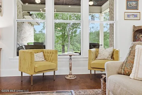 7695 Crescent Way Dr — Photo 6