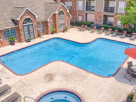 4th image of 2620 Lejuene Dr APT 11208