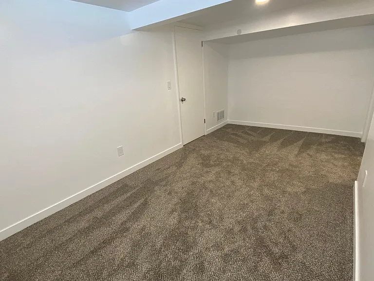 826 E Hudson Ave #B — Photo 16