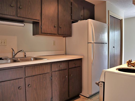 5th image of 62 Elm St APT C