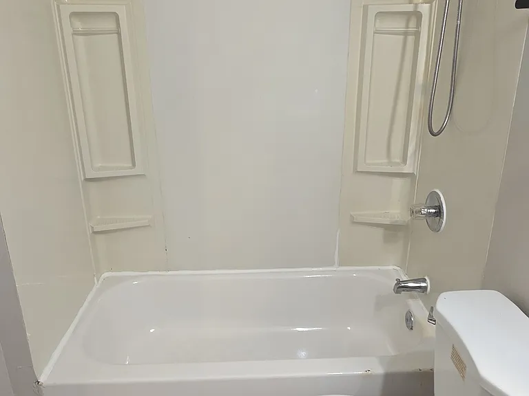 420 N Montford Ave — Photo 10