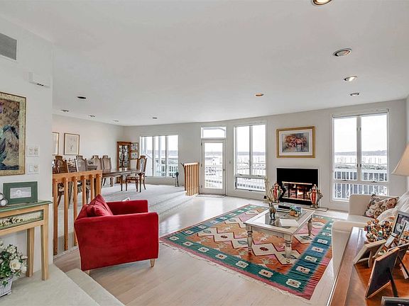 3rd image of 23 Sands Ct #B-12