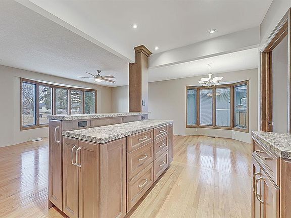 4th image of 44 S Granlea Pl SW