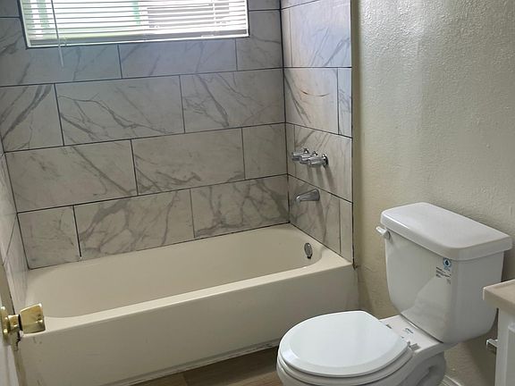5th image of 6840 Corona Ave #3