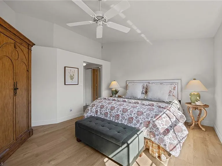 8415 Excalibur Cir #B10 — Photo 14