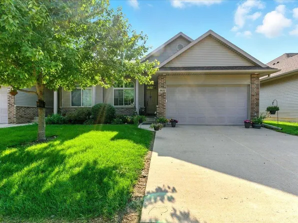 3632 Pheasant Ln, Waterloo, IA 50701