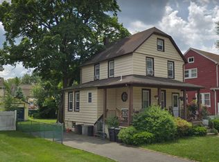 147 W Quackenbush Ave, Dumont, NJ 07628