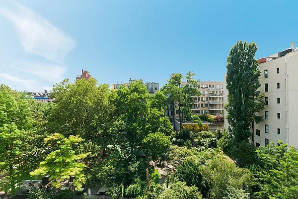 Sold by Sotheby's International Realty | media 8