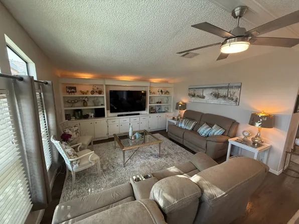 1034 La Paloma Blvd, North Fort Myers, FL 33903