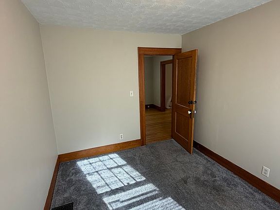 3rd image of 1722 Coleman Ave
