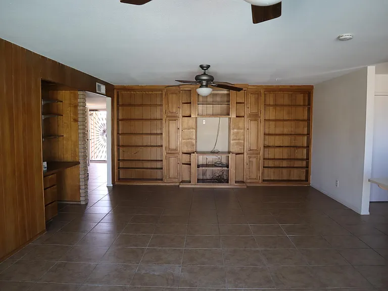 4240 W Hatcher Rd — Photo 32