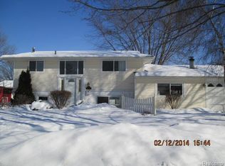 9775 Roosevelt St, Taylor, MI 48180