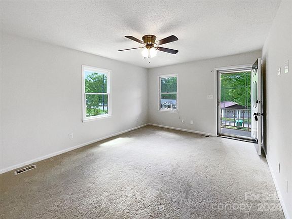 3rd image of 103 Terrace Dr