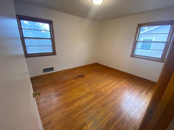 5th image of 2605 Glenn St