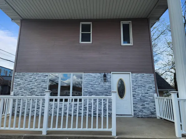 113 Arch St, New Carlisle, IN 46552