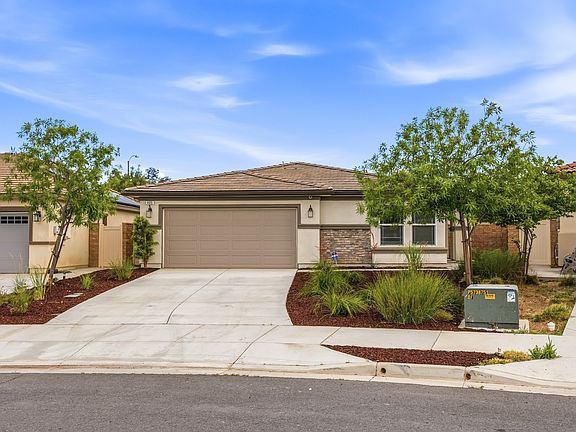 3rd image of 405 Willow Dr #A