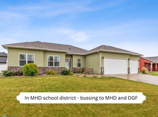 407 13th St NE, Dilworth, MN 56529