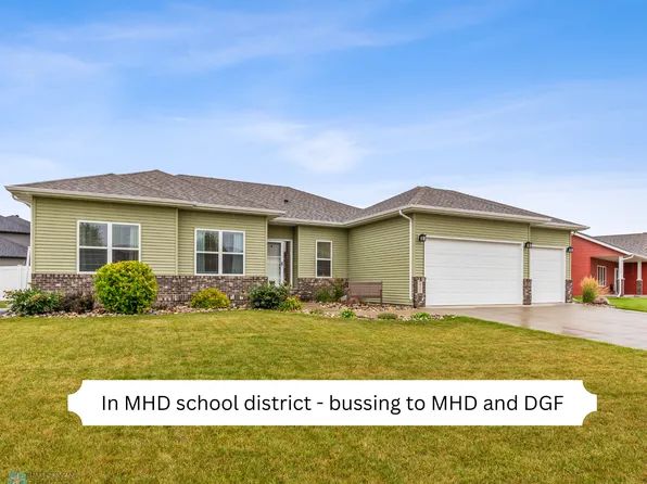 407 13th St NE, Dilworth, MN 56529
