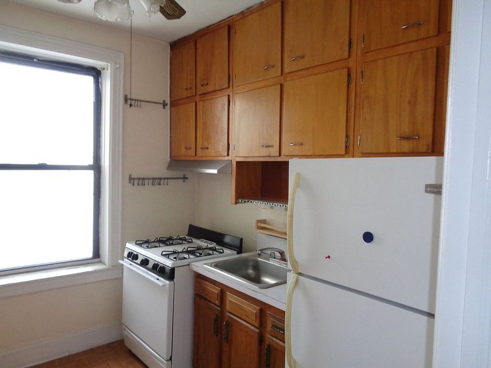 1st image of 2569 33rd St APT 2D