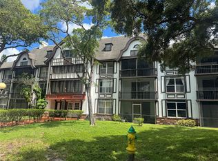 3740 Inverrary Dr APT 2Q, Lauderhill, FL 33319