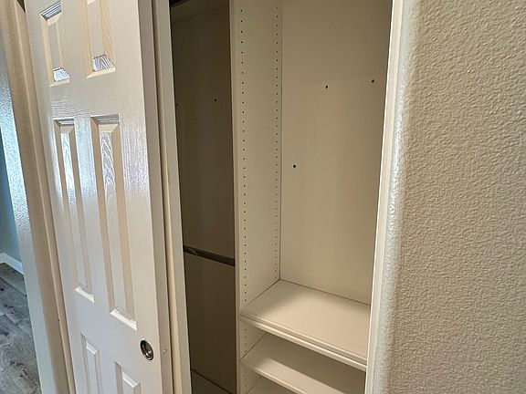 4th image of 27322 Carlton Oaks St