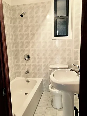 Rented by Warren T Real Estate Corp. | media 20