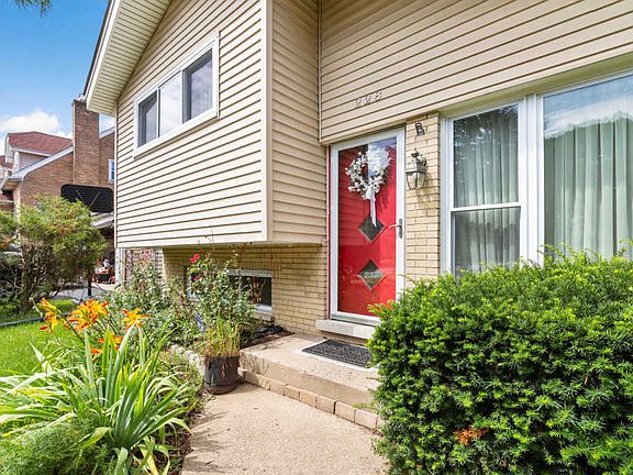 3rd image of 228 Pine Ln