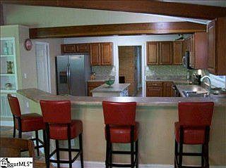5th image of 415 Elizabeth Dr