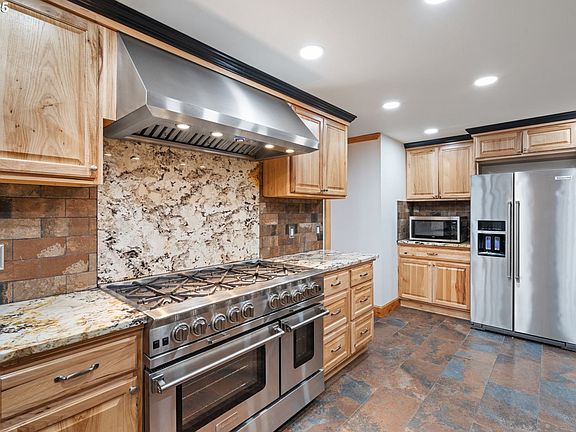 3rd image of 1418 SE 188th Ave