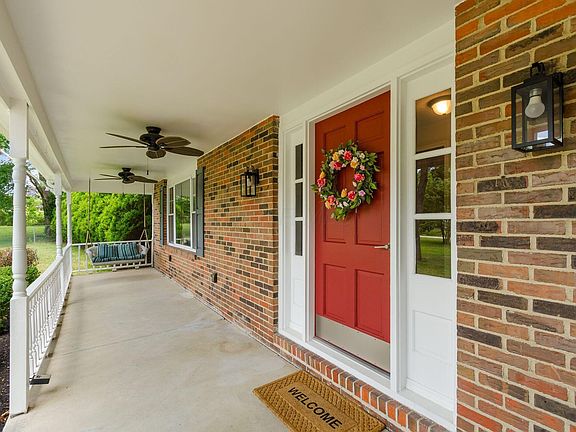 4th image of 611 Fawndale Pl