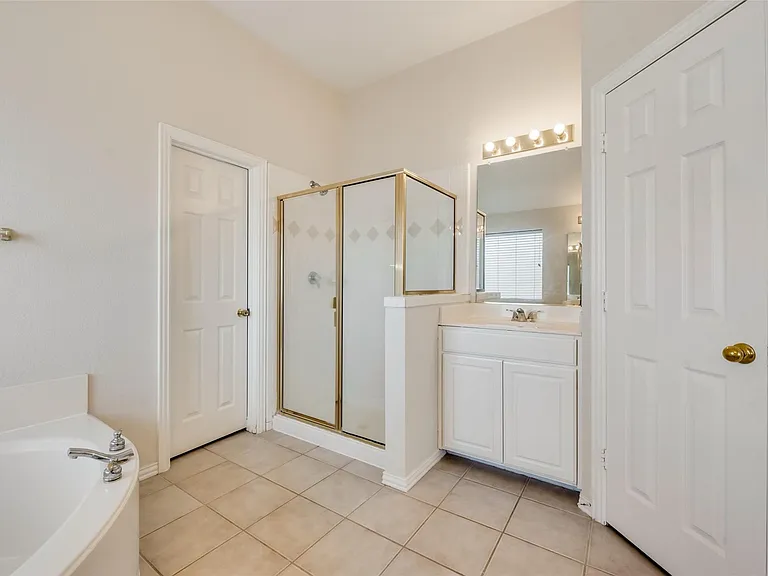 8220 Bridespring Dr — Photo 10
