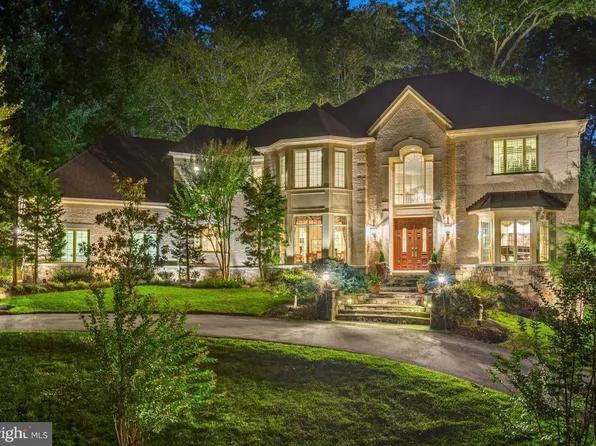 8430 Bradley Blvd, Bethesda, MD 20817