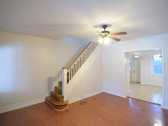 Spacious living room