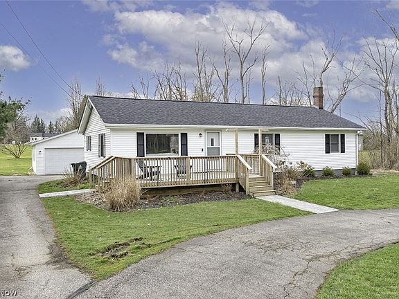 2nd image of 1852 Ridgewood Rd