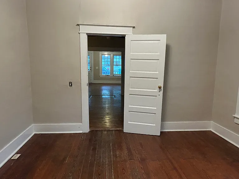 523 Wisdom St — Photo 3