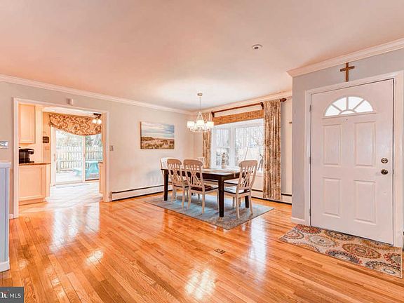 5th image of 25 Woodland Cir